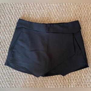 Zara | Basic Black Skort Size Medium